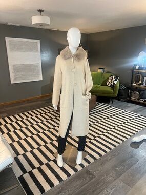 Cream Wool-Blend sweaterCoat with Faux Fur Collar